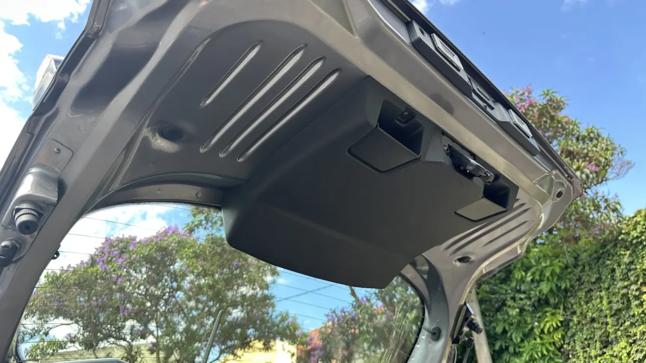 Tampa do porta-malas do Renault Kardian Techno 