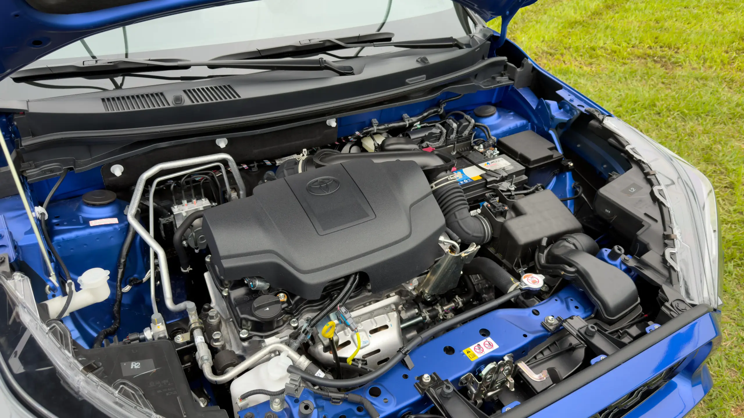 Toyota Yaris Cross XRX 1.5 Flex azul estático