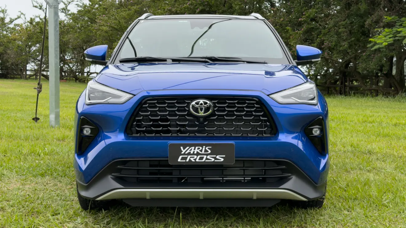 Toyota Yaris Cross XRX 1.5 Flex azul estático