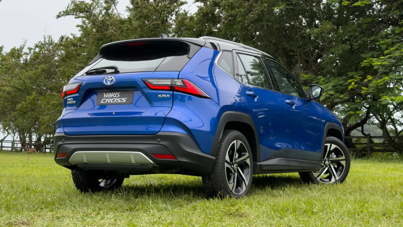 Toyota Yaris Cross XRX 1.5 Flex azul estático