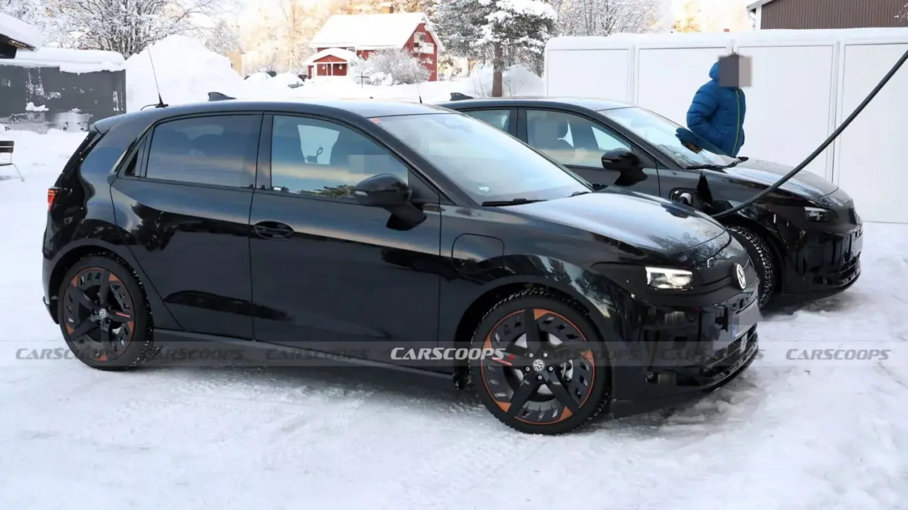 Volkswagen ID. Polo preto visto lateralmente