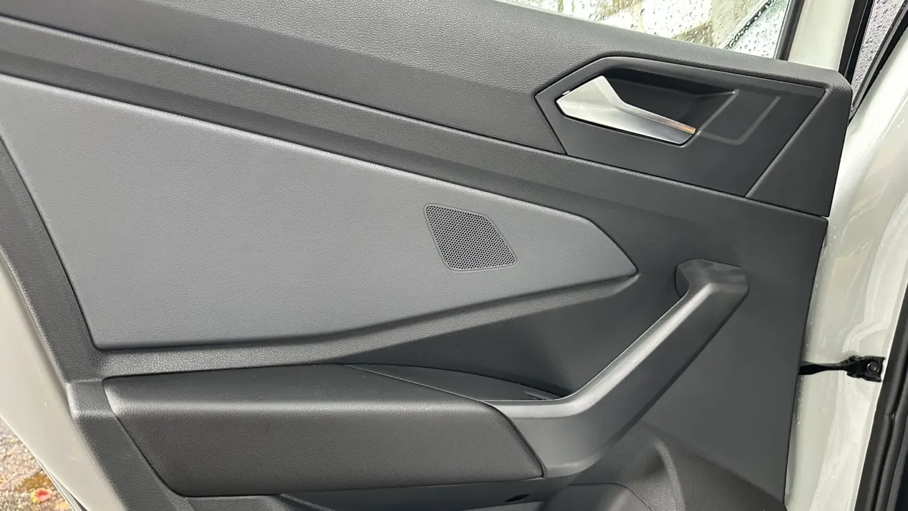 Acabamento da porta traseira do Volkswagen Jetta GLI 350 TSI 