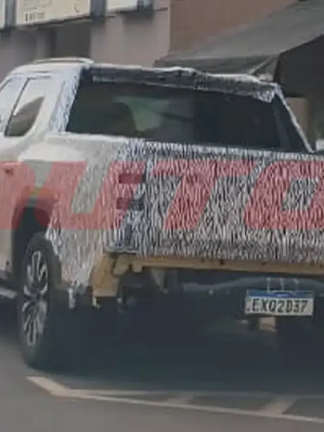 Nova Volkswagen Amarok parada de traseira