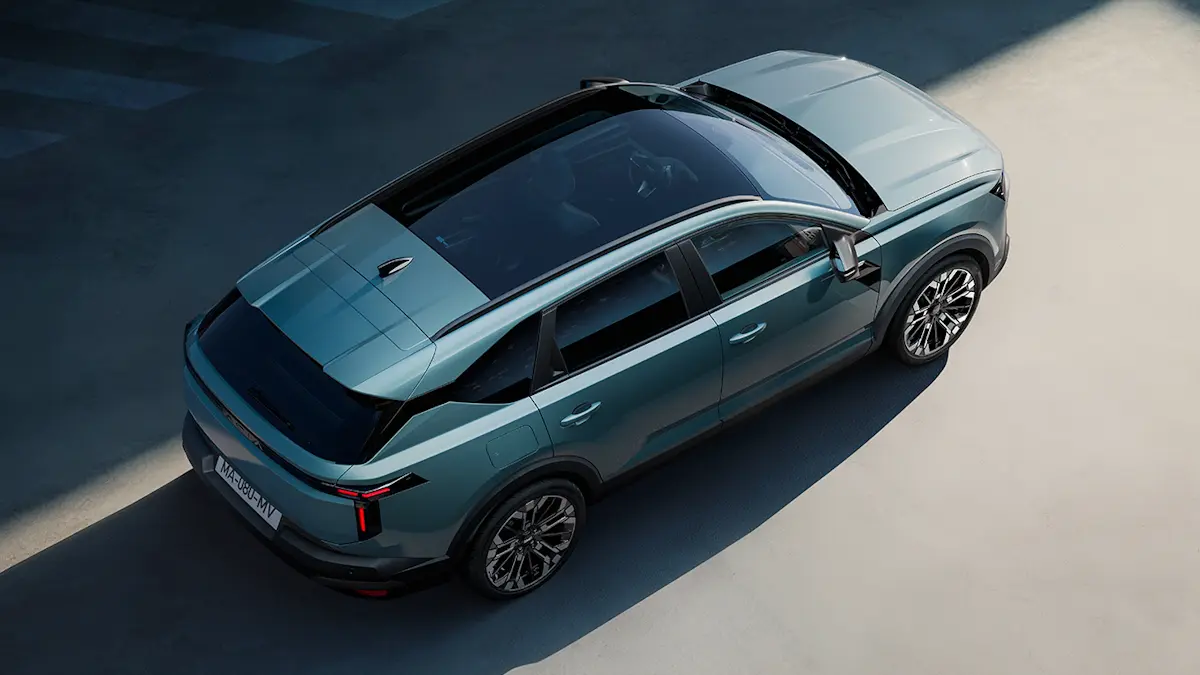 Dacia Striker perua azul renault de cima mostrando o teto panorâmico