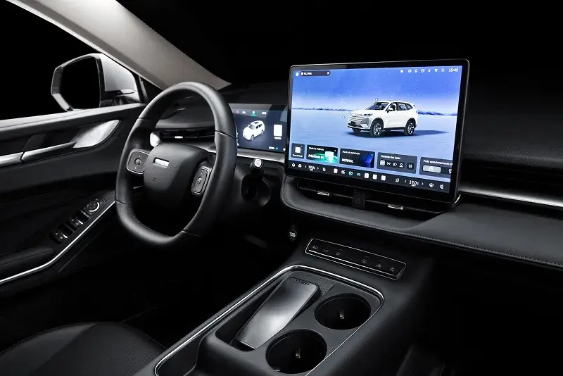 Interior com telas ligadas do GWM Haval H6 PHEV19