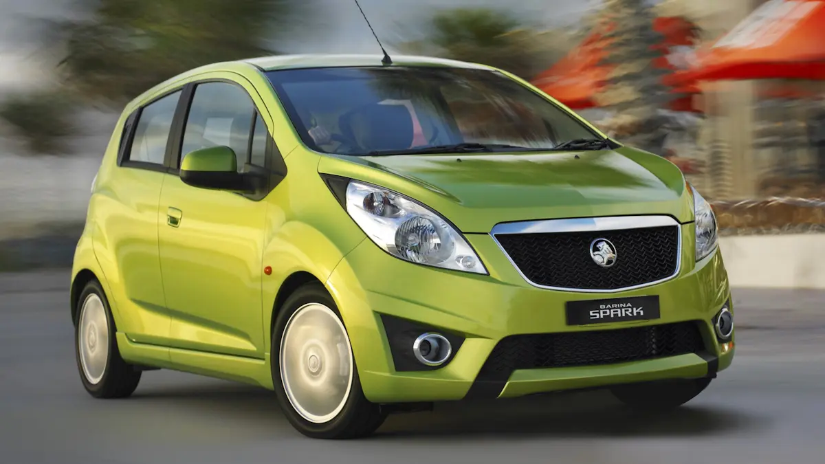 Holden Barina Spark verde de frente