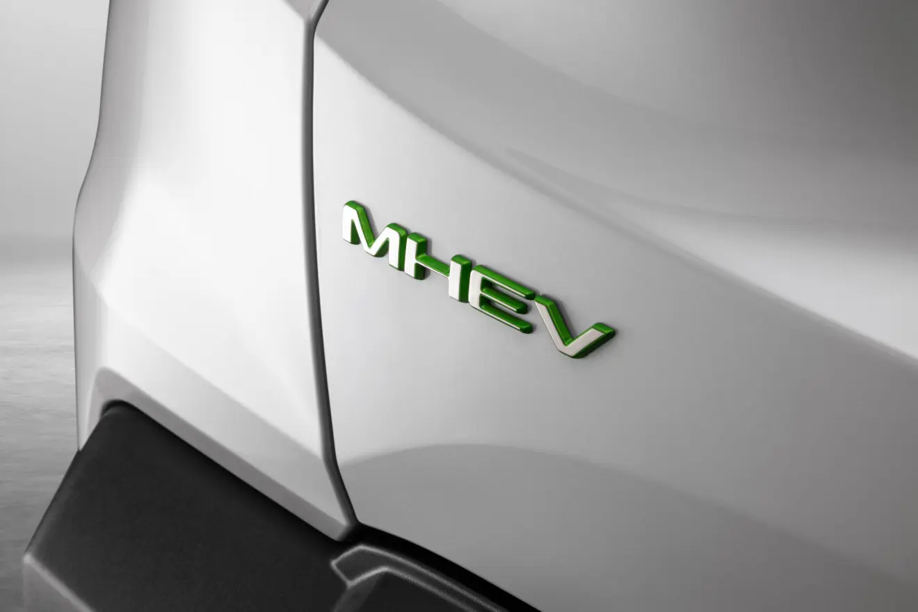 símbolo MHEV esverdeado do Jeep Renegade Sahara 2027