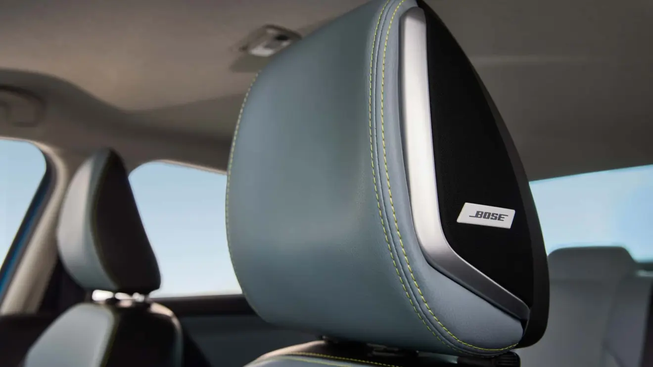 Novo Nissan Versa 2027 azul estático