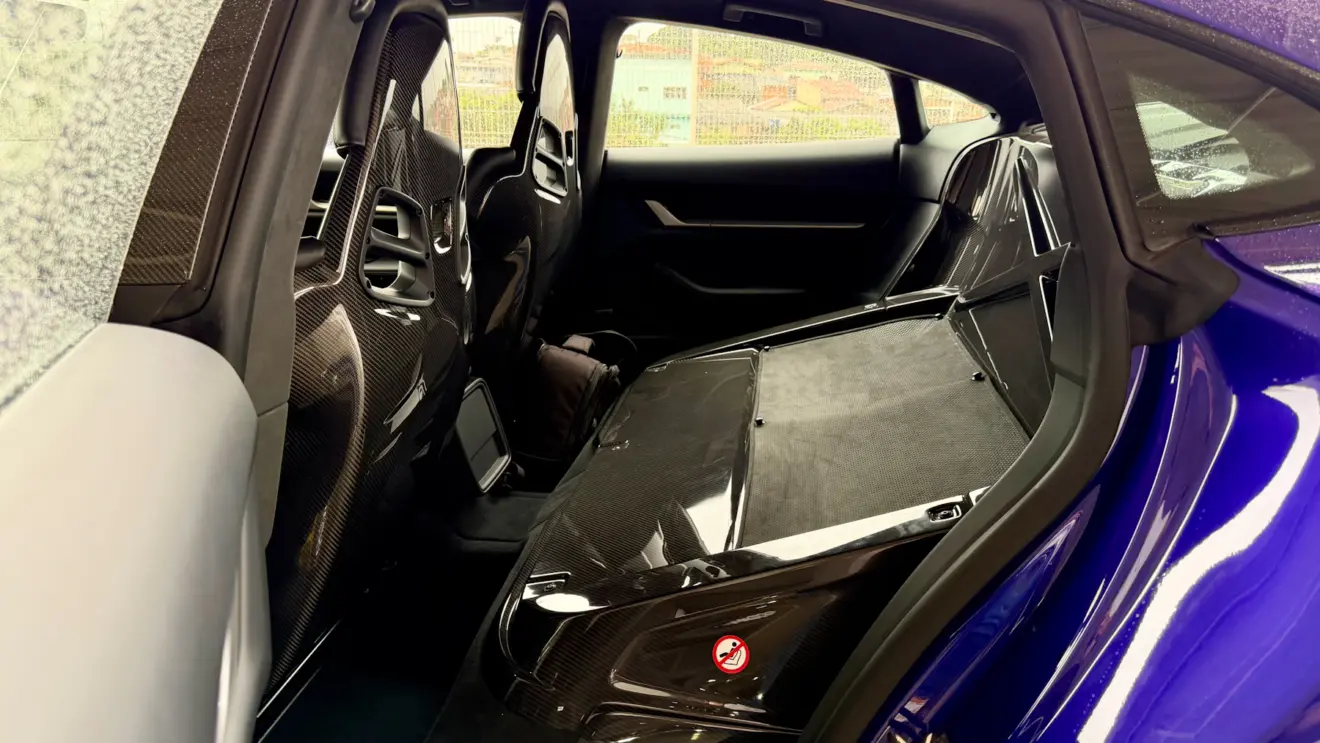 banco traseiro Porsche Taycan Turbo GT [Auto+ / João Brigato]