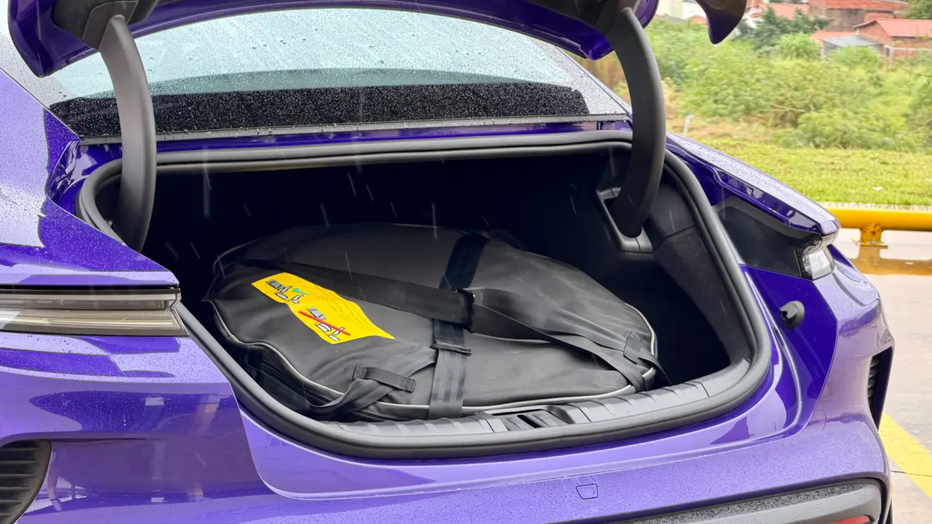 porta-malas Porsche Taycan Turbo GT [Auto+ / João Brigato]