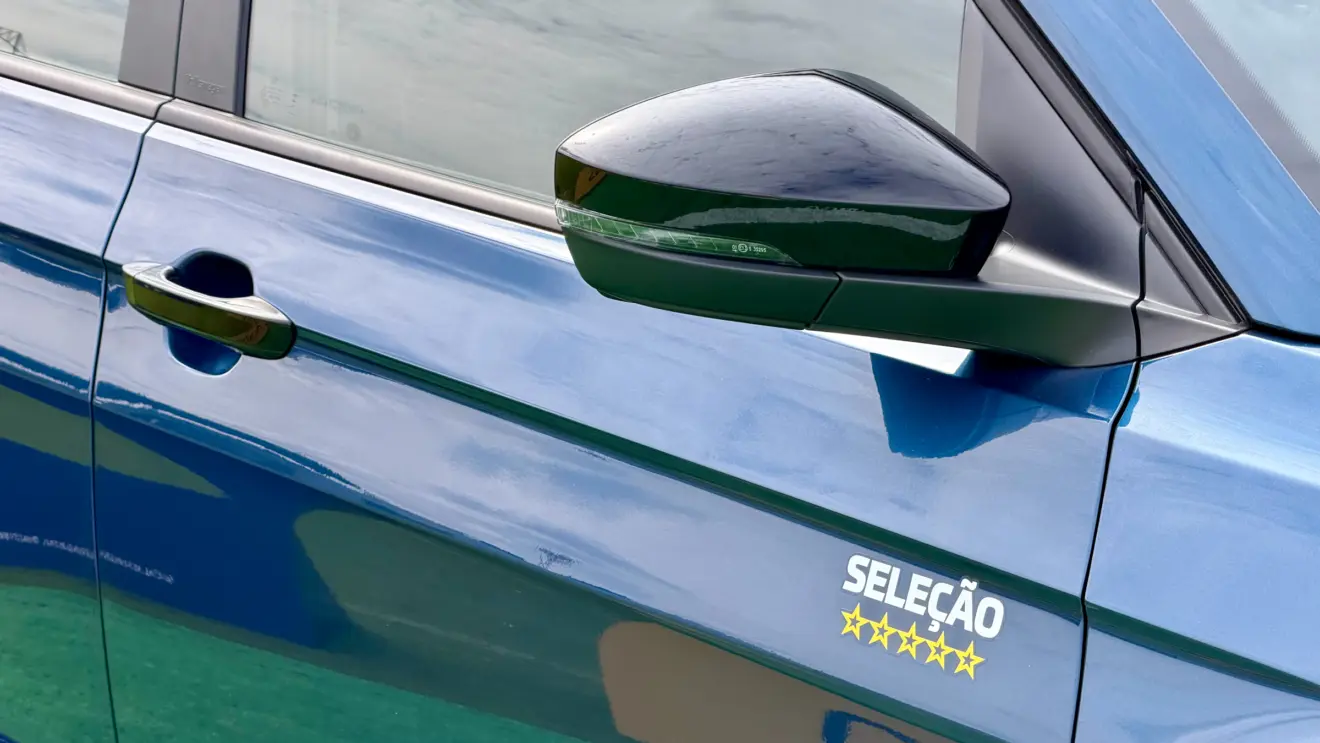 adesivo lateral t-cross seleção