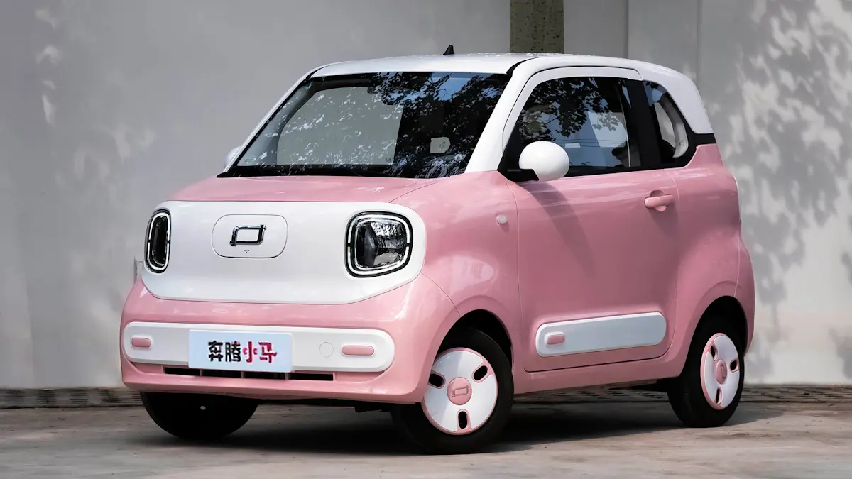 Bestune Pony rosa com detalhes brancos de frente