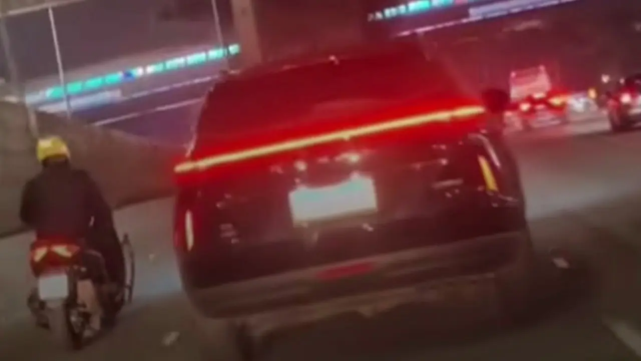 Carros chineses alvo de brincadeira perigosa no trânsito