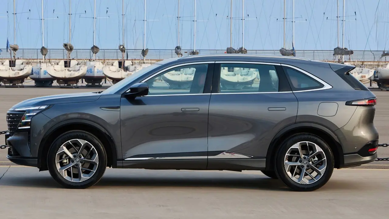 Changan CS75 na cor cinza na China