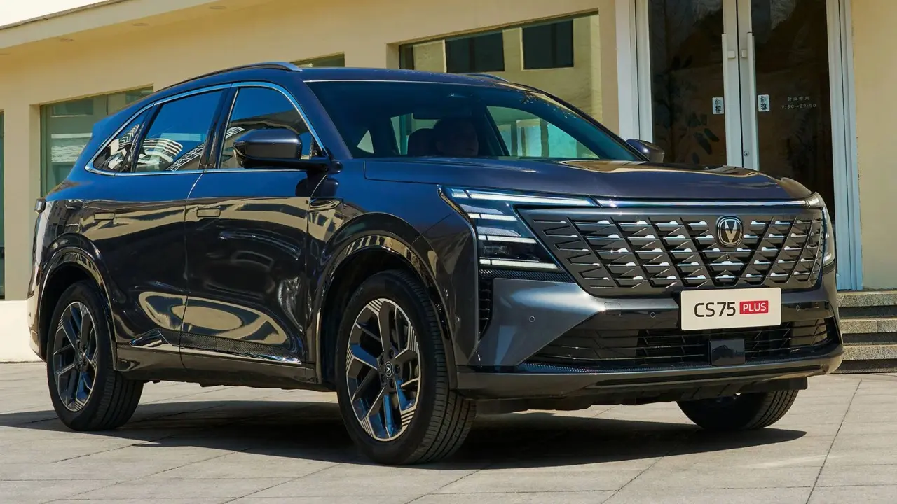 Changan CS75 na cor cinza na China
