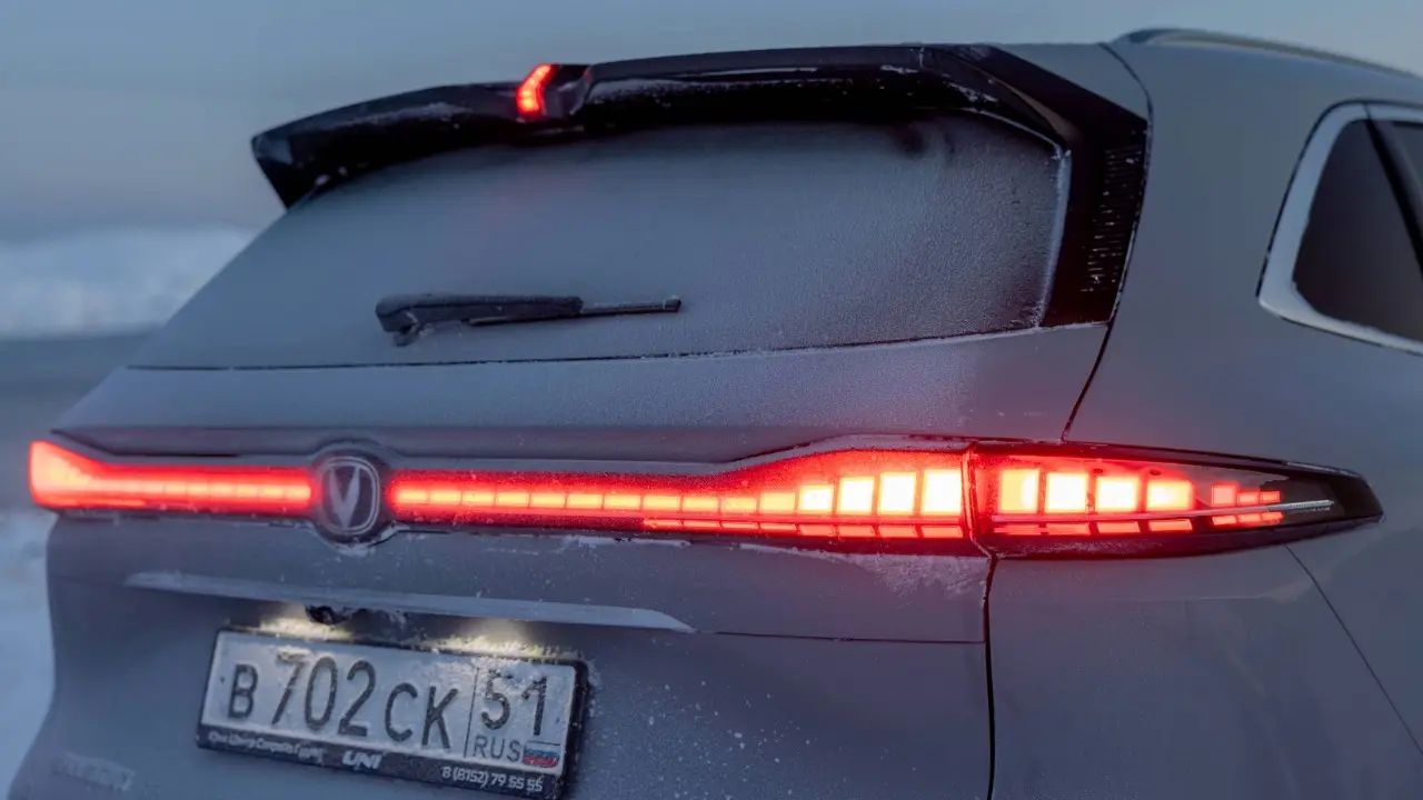 Changan CS75 na cor cinza na China