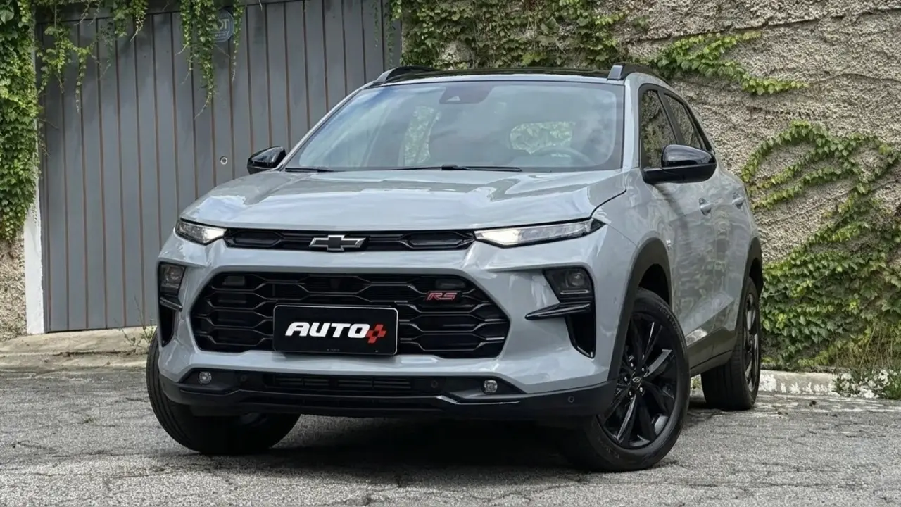 Chevrolet Sonic 2027 cinza de frente