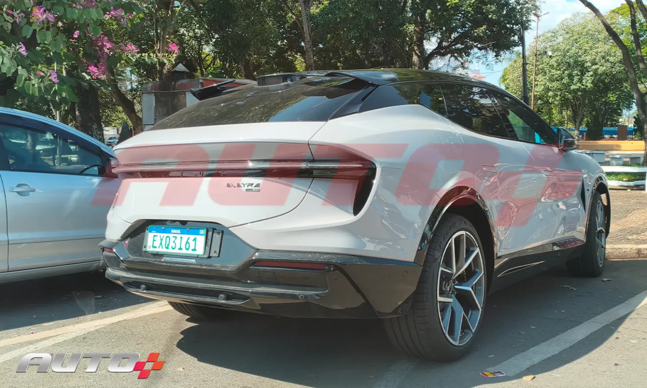 Lotus Eletre [Auto+ / Marcelo Alixandre]