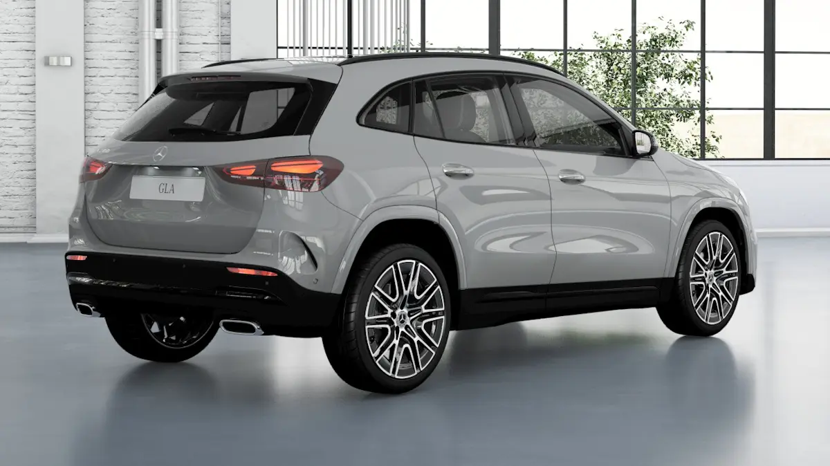 Mercedes-Benz GLA 200 Night Edition cinza alpine de traseiraa