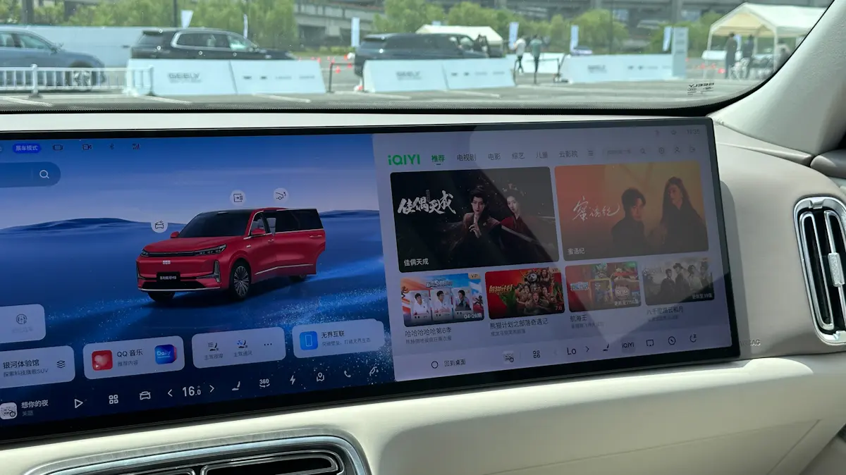 Geely M9 [Auto+ / Rafael Pocci Dea]