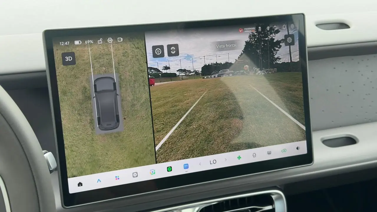 Leapmotor B10 interior para avaliação e impressão