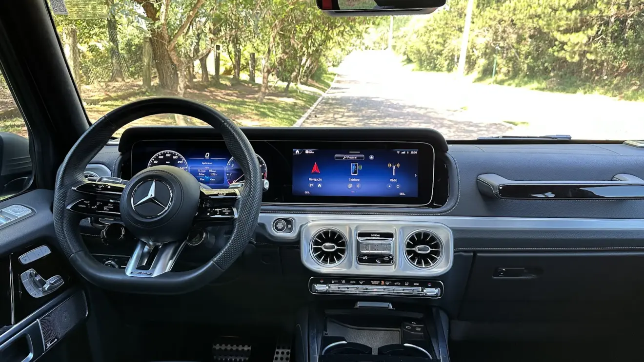 Painel do Mercedes-AMG G 63 