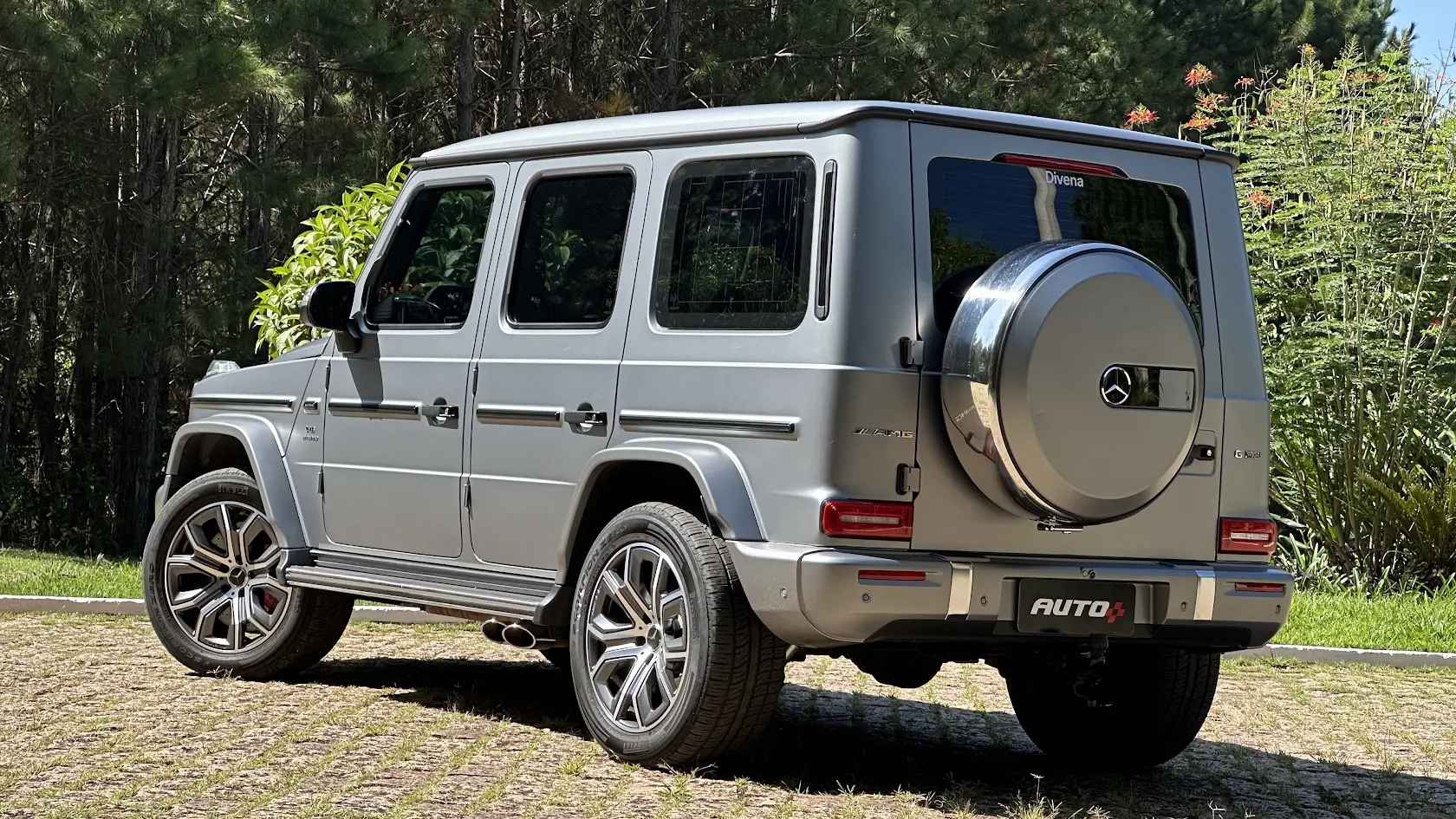 Mercedes-Benz registra SUV anfíbio com bolsas de ar e lemes nas rodas