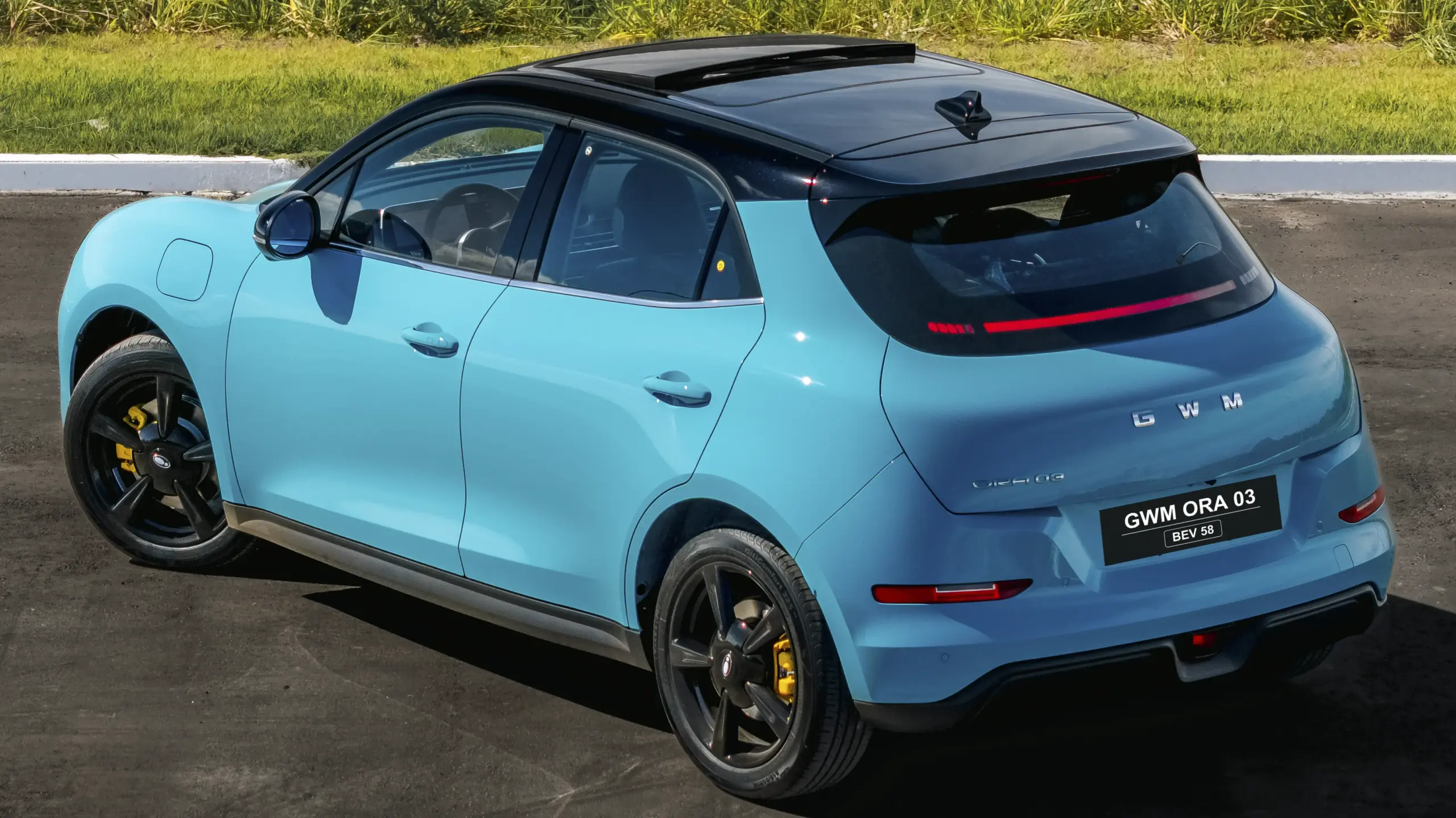 GWM Ora 03 BEV 58 na cor azul estático