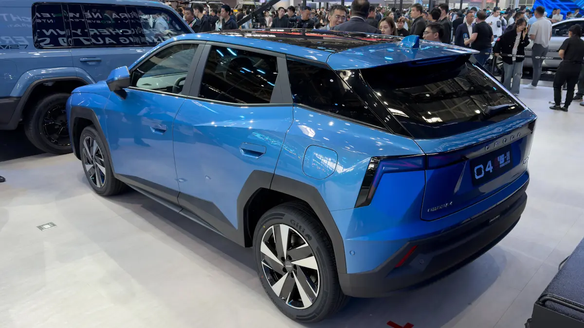 Traseira do Omoda 4 azul