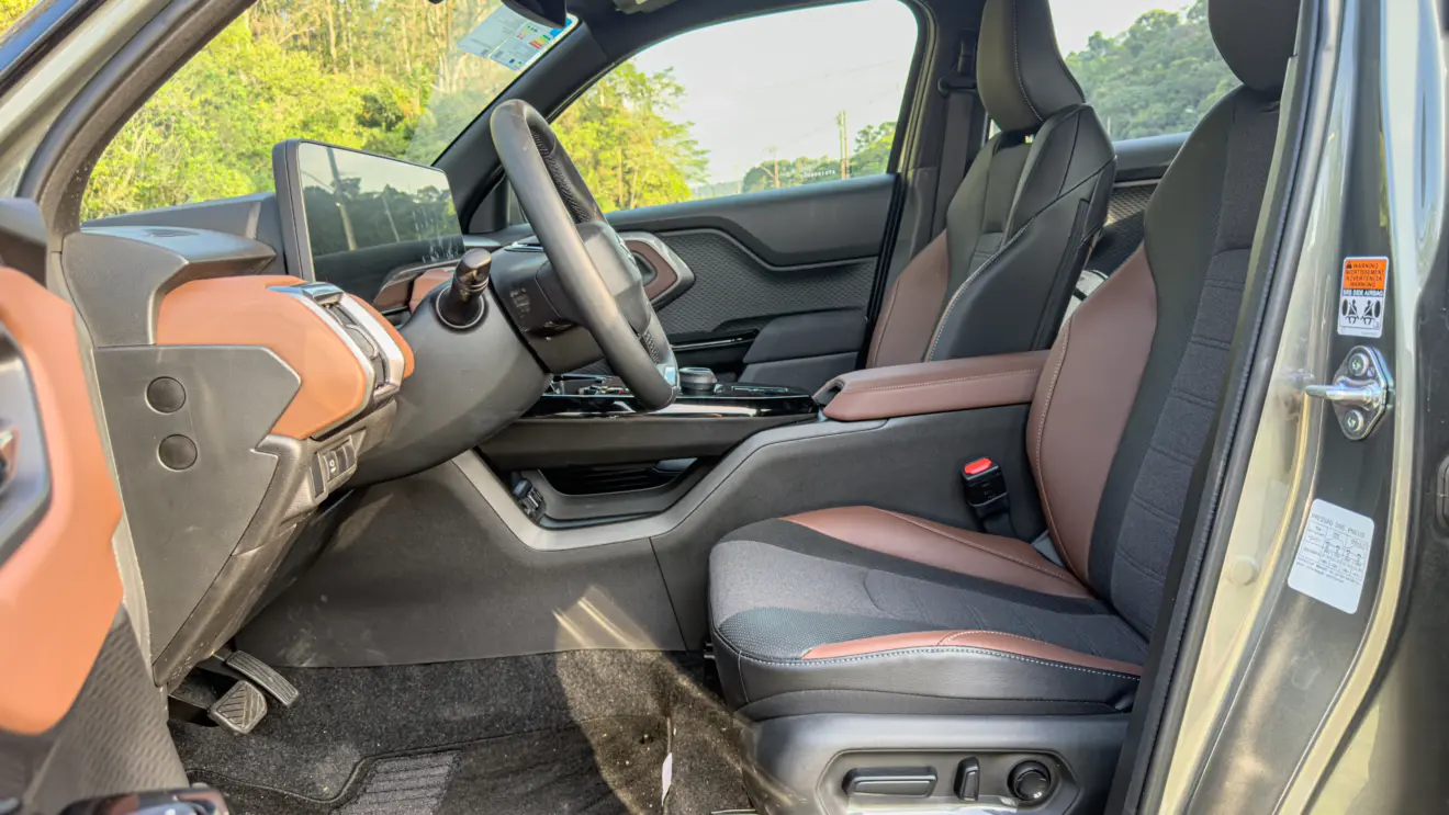 Suzuki e Vitara 4x4 interior
