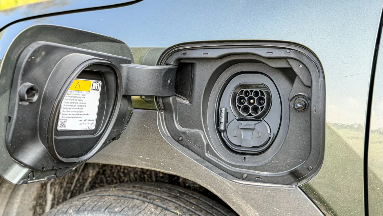 Suzuki e Vitara 4x4 bocal de carregamento