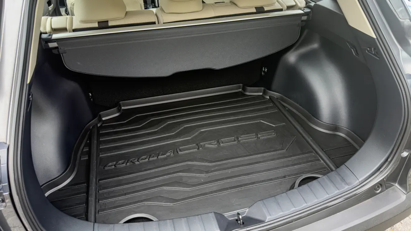 Toyota Corolla Cross XRX Hybrid porta-malas