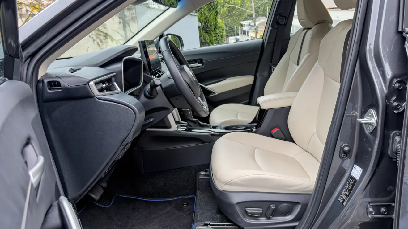 Toyota Corolla Cross XRX Hybrid interior