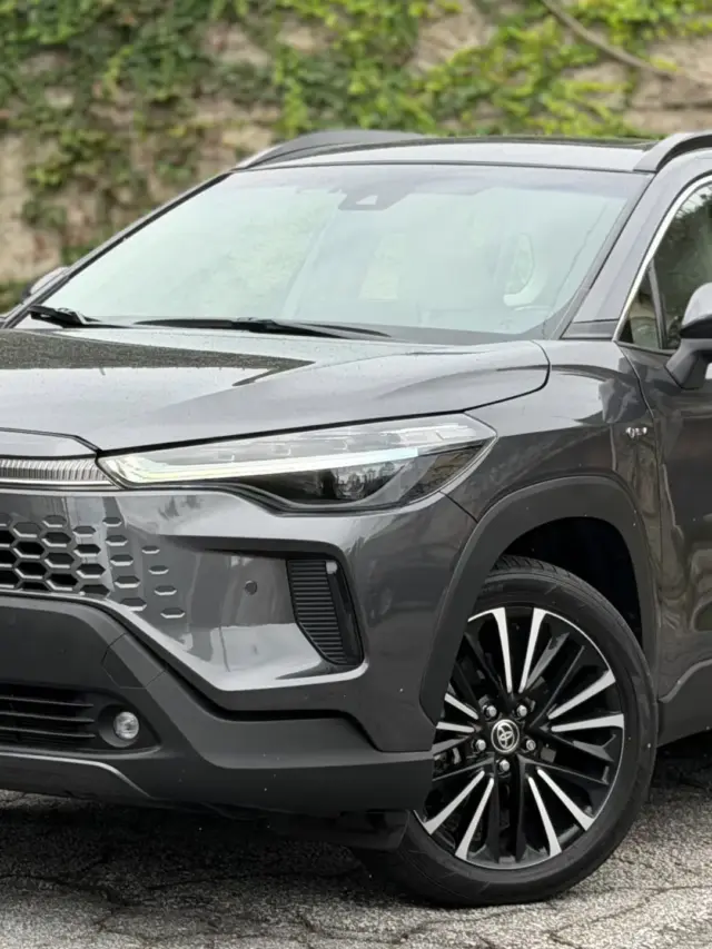 Toyota Corolla Cross XRX Hybrid estático