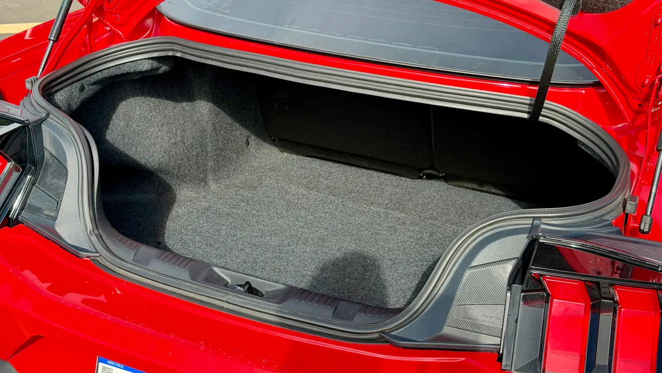 porta-malas ford mustang dark horse