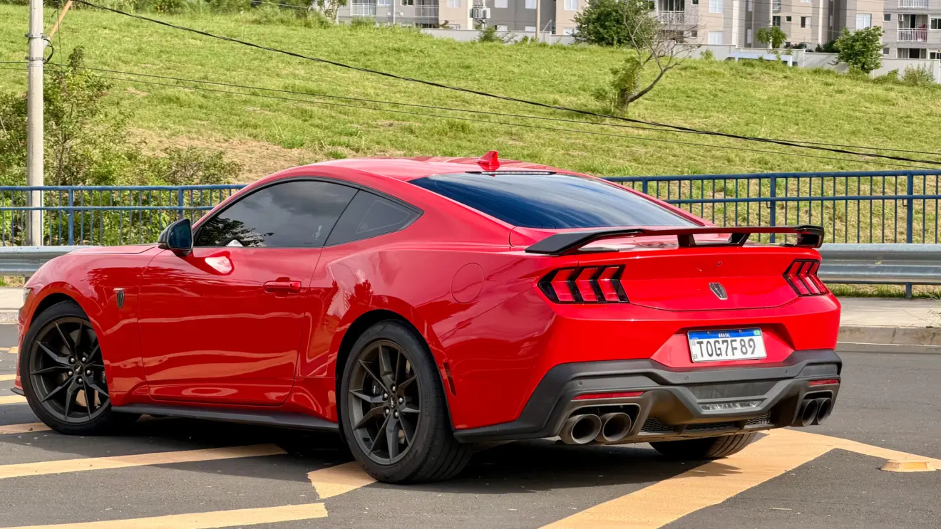 Ford Mustang Dark Horse [Auto+ / João Brigato]