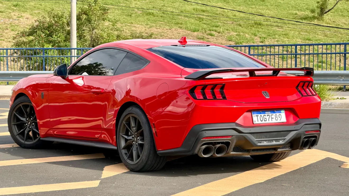 Ford Mustang Dark Horse [Auto+ / João Brigato]
