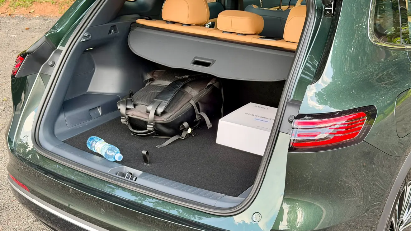 porta-malas do Geely ex5 híbridog