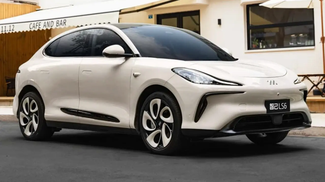 IM LS6 branco visto de frente