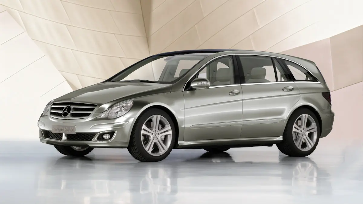 Mercedes-Benz Vision R [divulgação] durada de frente