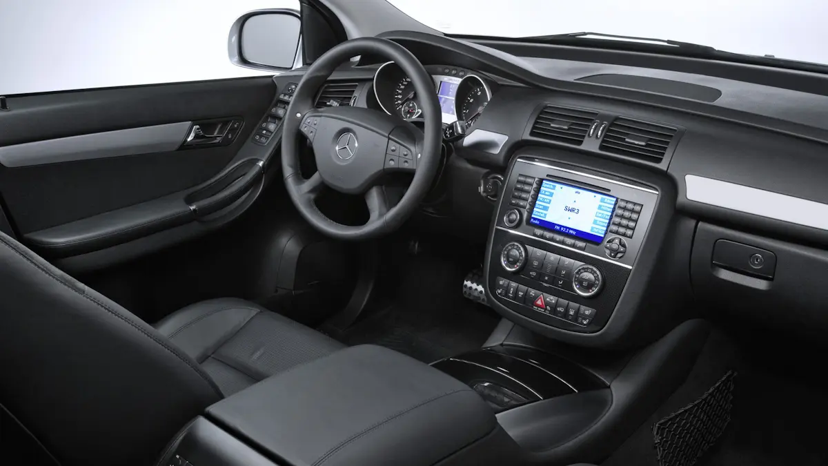 interior Mercedes-Benz R 63 AMG prata 