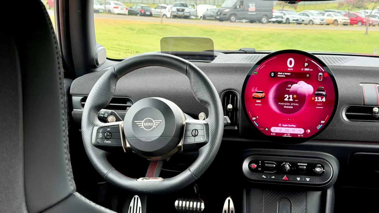 volante e head-up display Mini Cooper John Cooper Works [Auto+ / João Brigato]