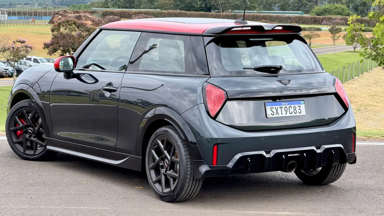 Mini Cooper John Cooper Works [Auto+ / João Brigato]