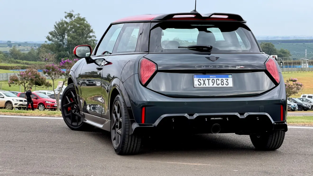 Mini Cooper John Cooper Works [Auto+ / João Brigato]