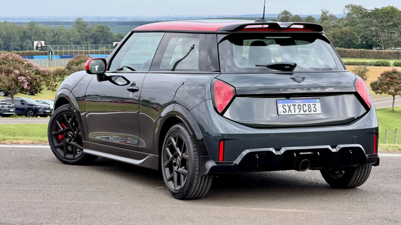 Mini Cooper John Cooper Works [Auto+ / João Brigato]