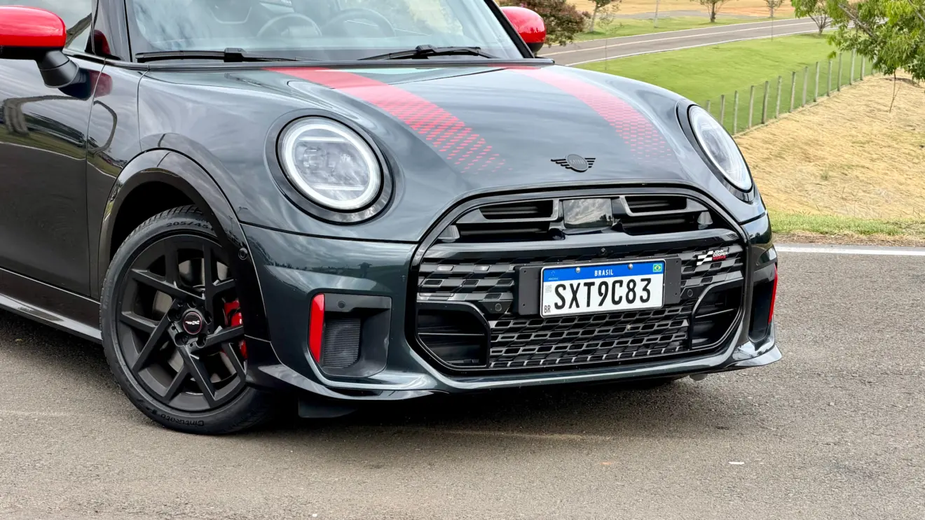 frente Mini Cooper John Cooper Works [Auto+ / João Brigato]