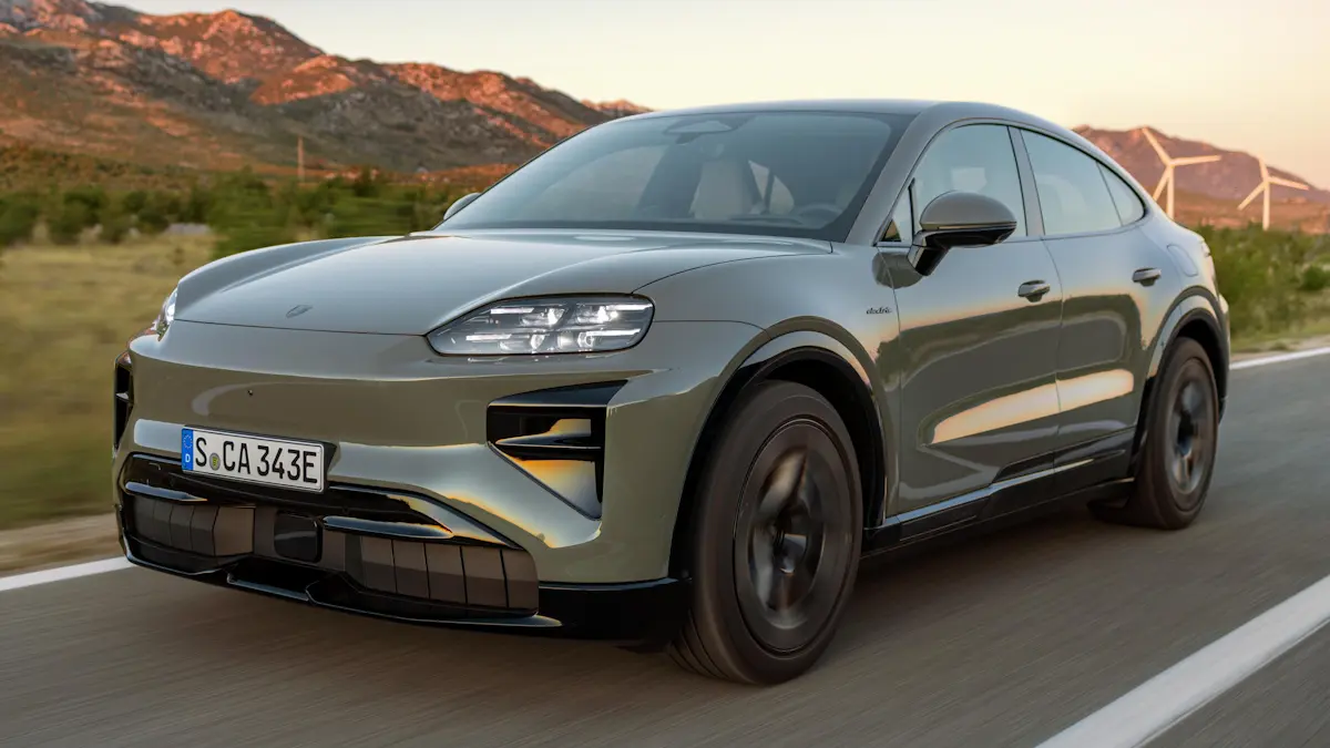 Porsche Cayenne Coupé [divulgação] verde de frente