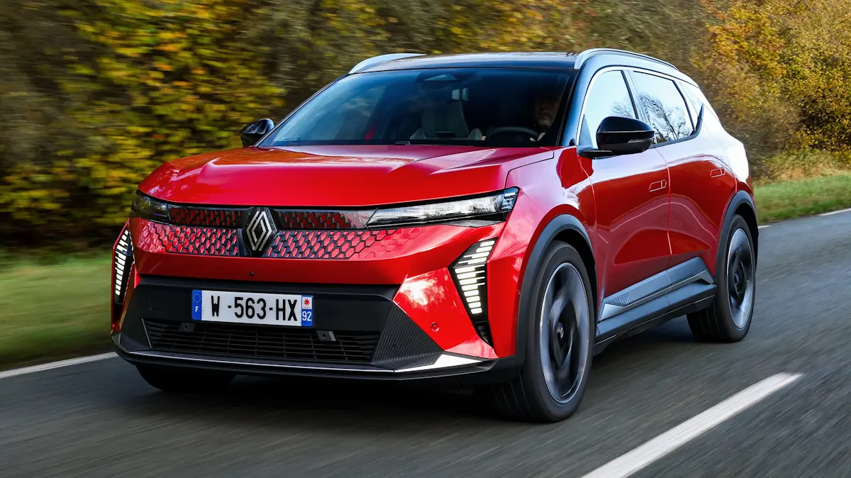 Renault Scénic [vermelho de frente