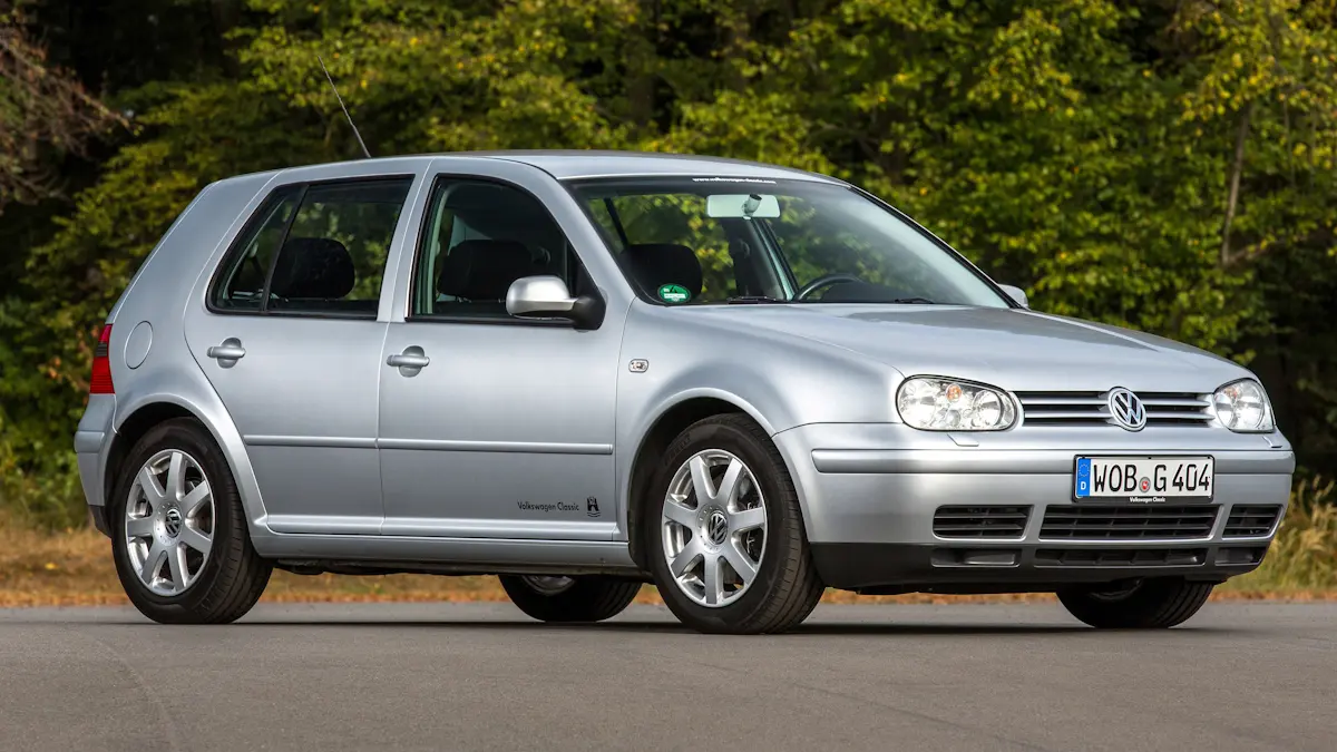 Volkswagen Golf MK4 sapão prata de frente