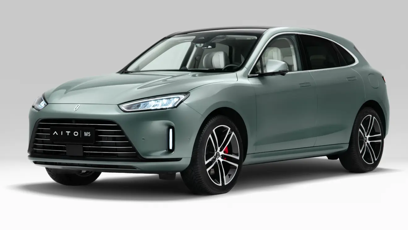Aito M5 verde de frente